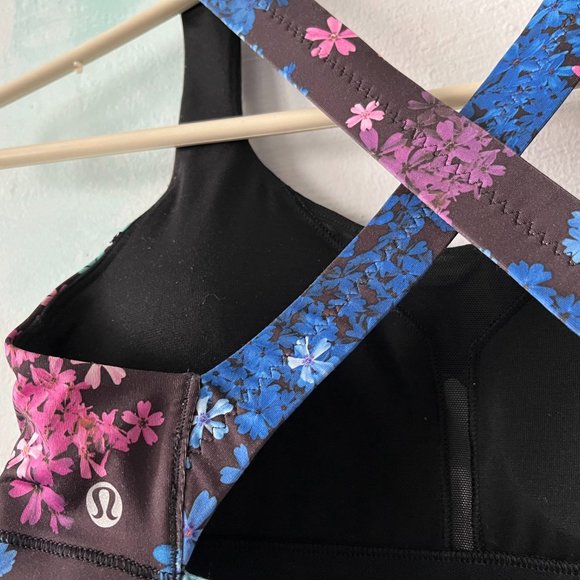 Lululemon In A Flash II Floral Sports Bra (6) in Petal Pop Black Floral - Picture 5 of 6